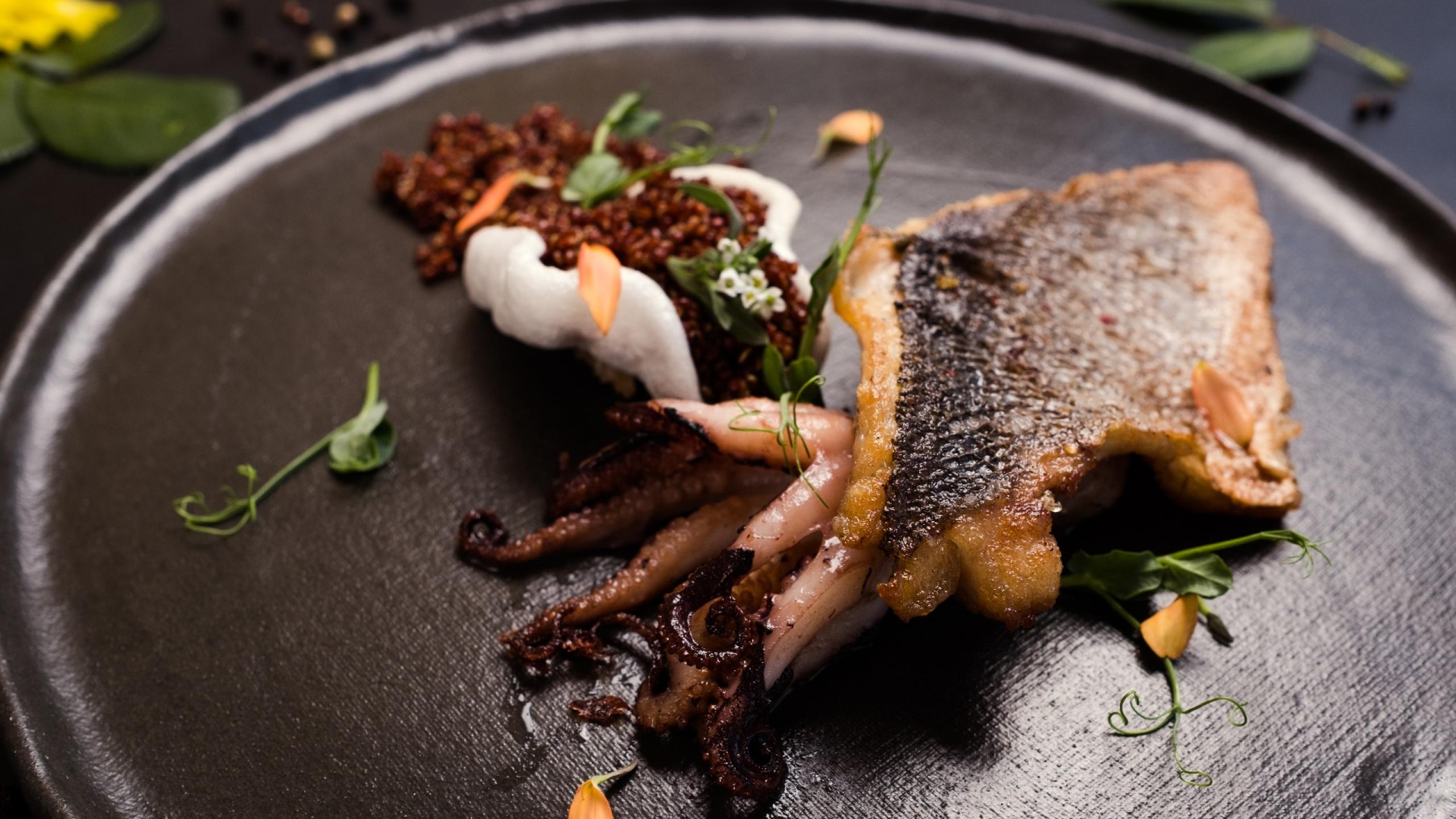 gourmet-seafood-luxury-restaurant